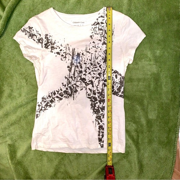 💧COLDWATER CREEK Cream Colored Tee with Star Dripping Paint Design size Small - Picture 4 of 7